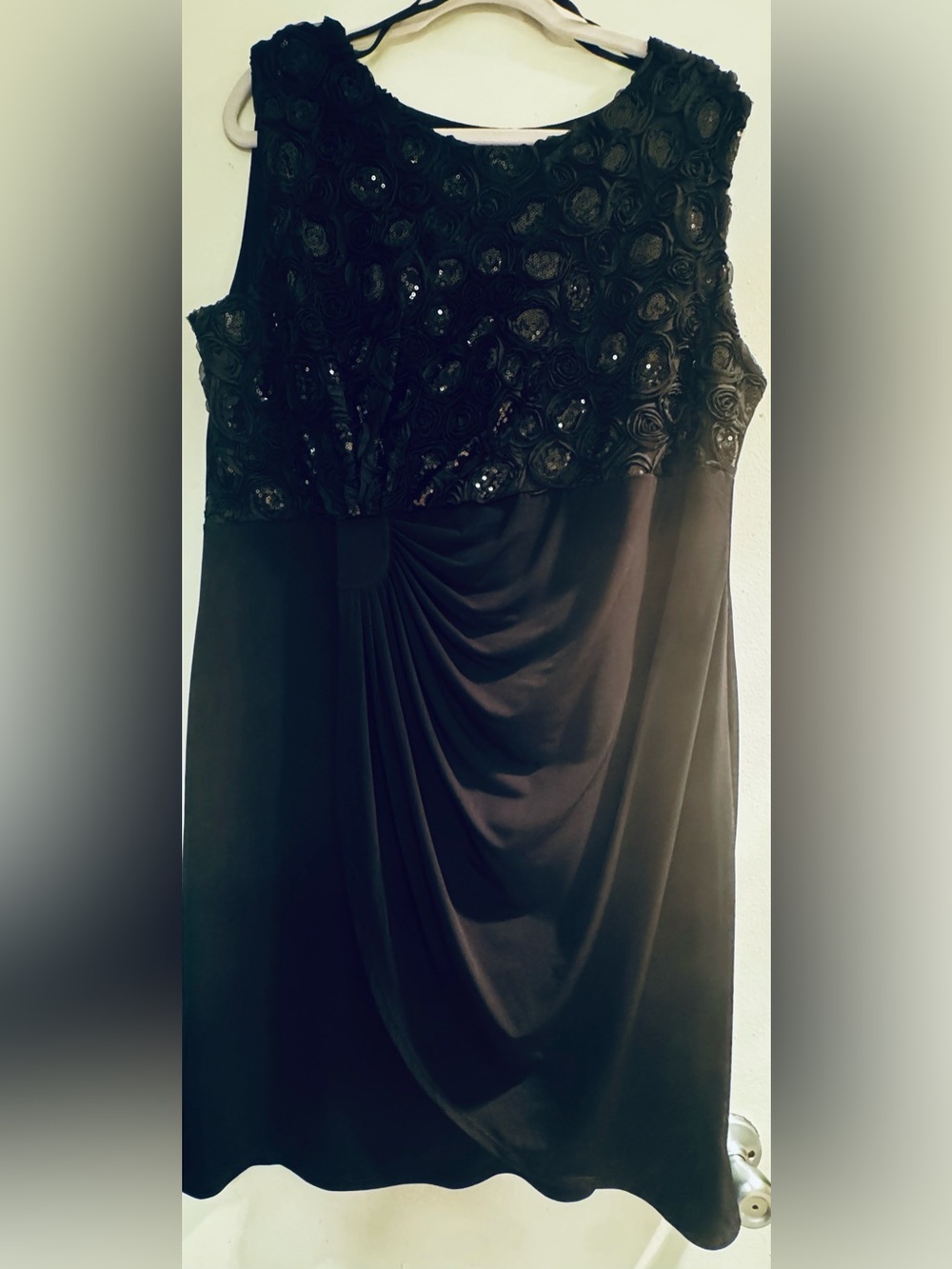 Used Enfocus Studio black sleeveless cocktail dress